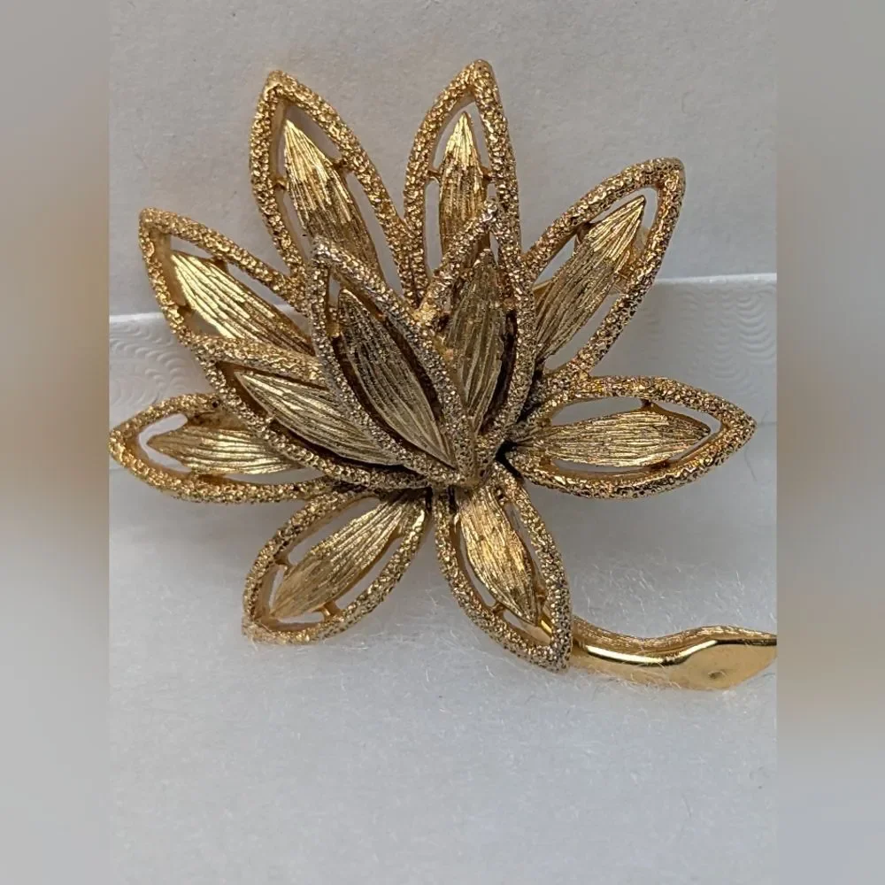 Vintage Avon Gold Tone Openwork Floral Brooch Textured Flower GrandmaCore